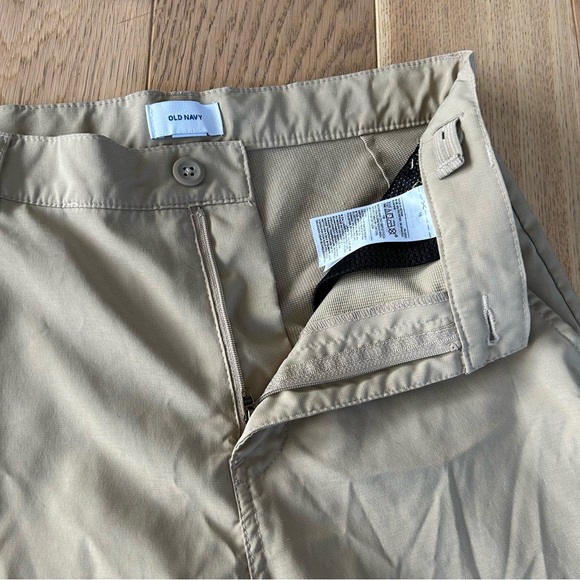 Boys Old Navy Khaki Shorts - Picture 7 of 8